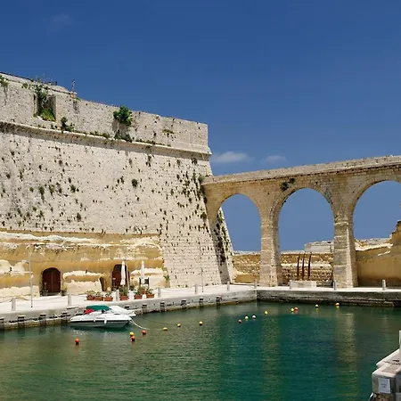 Fort St Angelo Mansions Harbour Views *